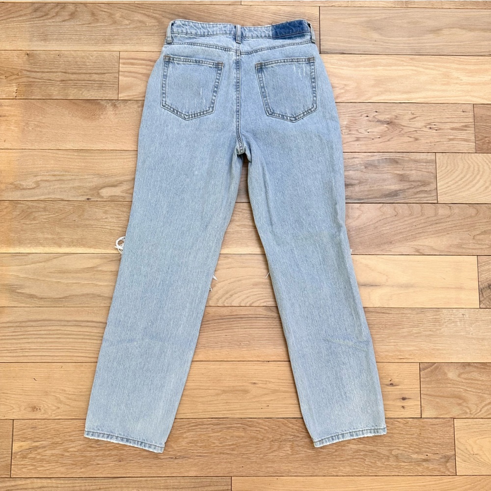 And Now This Ripped Jeans - Picture 2 of 8